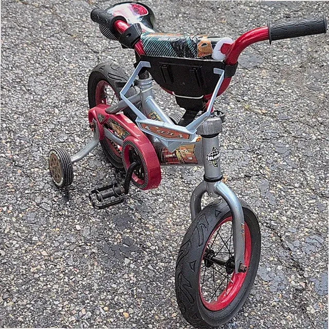 Huffy Lightning McQueen 12 in Kids Bike Red/Gray Training Wheels Coaster Brake