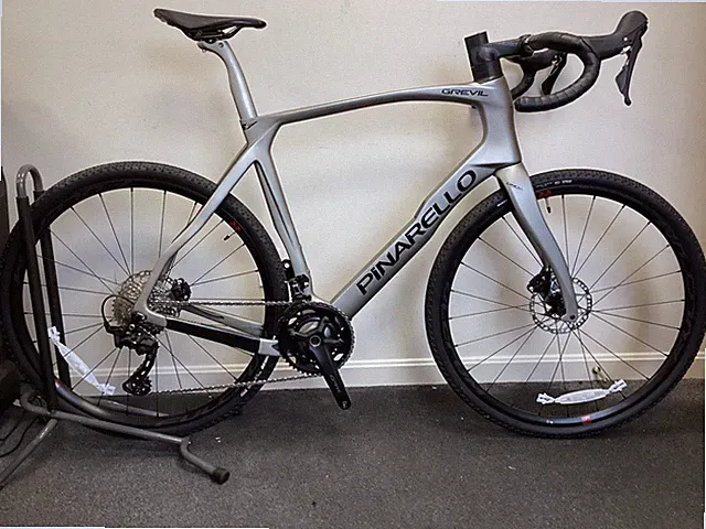Pinarello Grevil F5 Carbon Gravel Bike - Shimano GRX 610 - Size 60